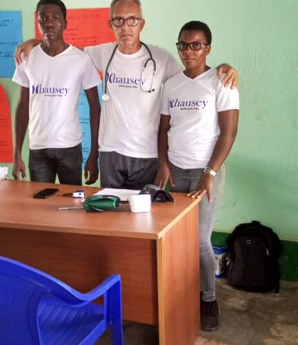 Hausey team and volunteers at Guiné Bissau
