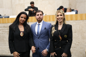 Imagem de Jethro International Diplomata Civil Plenário 1º de Maio Janine Rangel 12 de dezembro 2025