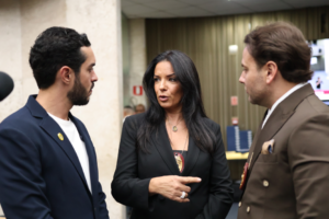Imagem de Jethro International Diplomata Civil Plenário 1º de Maio Janine Rangel 12 de dezembro 2025