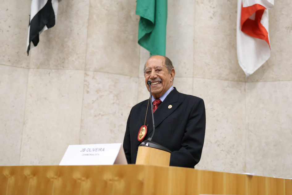 Imagem de Jethro International Diplomata Civil Plenário 1º de Maio Janine Rangel 12 de dezembro 2025