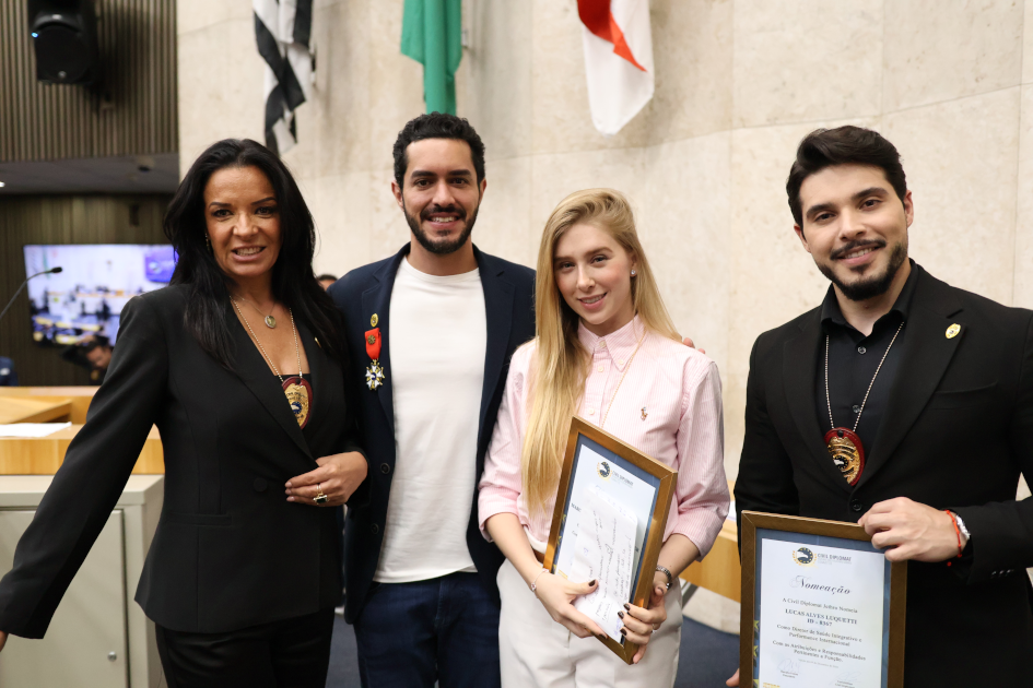 Imagem de Jethro International Diplomata Civil Plenário 1º de Maio Janine Rangel 12 de dezembro 2025