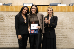 Imagem de Jethro International Diplomata Civil Plenário 1º de Maio Janine Rangel 12 de dezembro 2025
