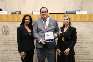 Imagem de Jethro International Diplomata Civil Plenário 1º de Maio Janine Rangel 12 de dezembro 2025