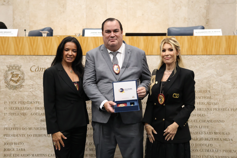 Imagem de Jethro International Diplomata Civil Plenário 1º de Maio Janine Rangel 12 de dezembro 2025