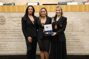 Imagem de Jethro International Diplomata Civil Plenário 1º de Maio Janine Rangel 12 de dezembro 2025