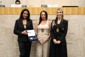 Imagem de Jethro International Diplomata Civil Plenário 1º de Maio Janine Rangel 12 de dezembro 2025