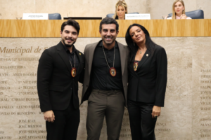 Imagem de Jethro International Diplomata Civil Plenário 1º de Maio Janine Rangel 12 de dezembro 2025