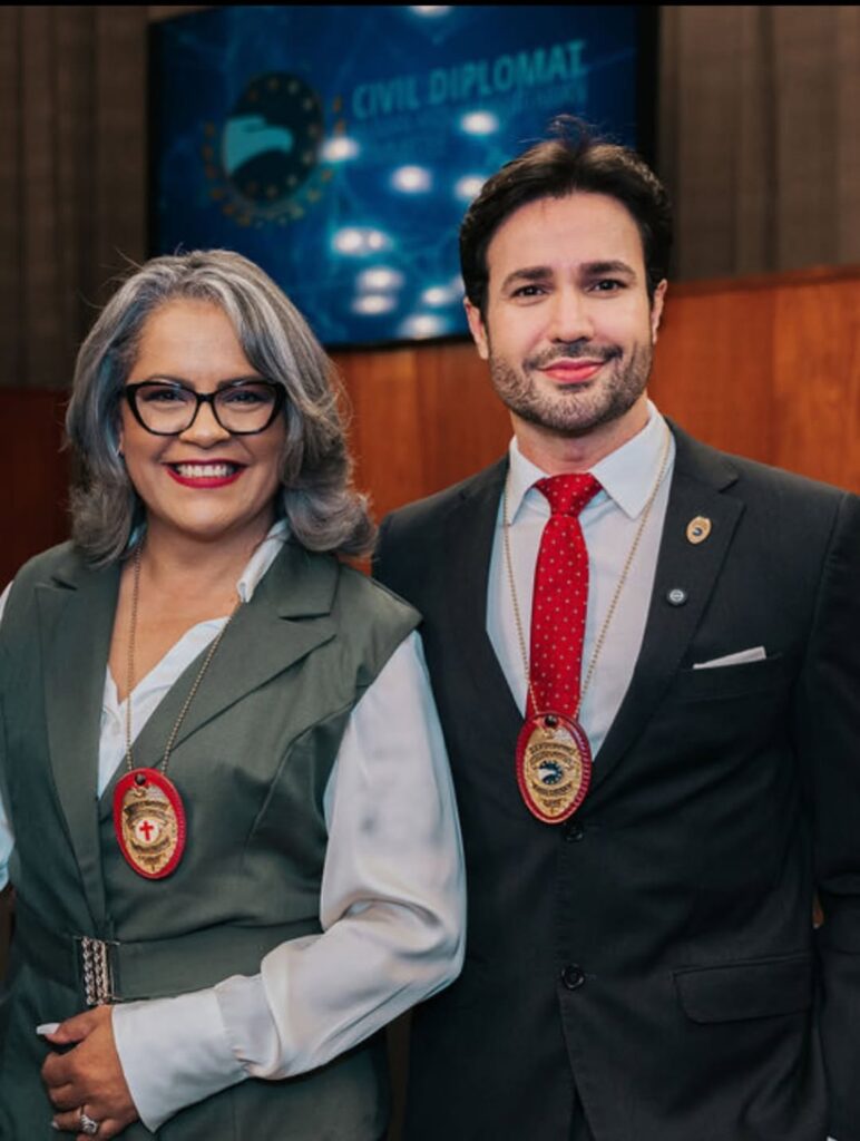 Diplomata Civil Paulo Ricardo Campos com Elisângela Dias Diretora International da Jethro