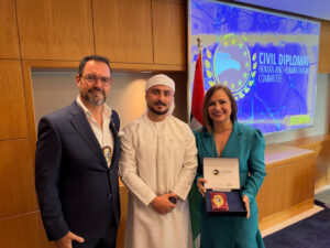 Diplomata Civil Humanitária em Dubai recebe credenciais da Diplomacia Civil da Jethro International.