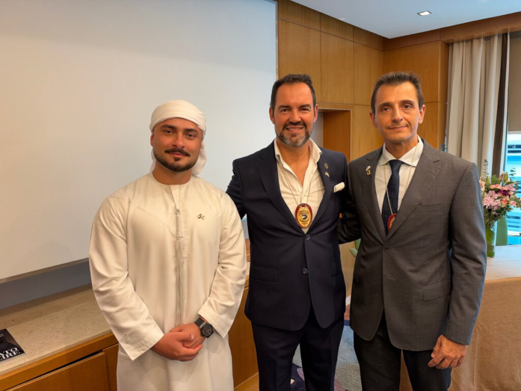 Weverton Araújo - Diretor de Expansão Dubai ao lado de Rui Miguel - Diretor de Expansão Europa e Tiago Gonçalves, Diretor Emirados Árabes.